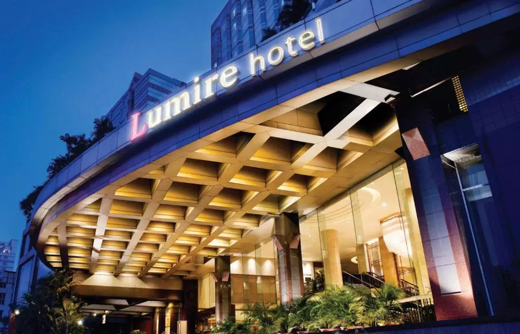 Lumire Hotel dan Pusat Konferensi